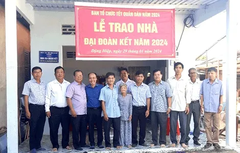 Vận động hỗ trợ xây dựng 4 căn nhà Ðại đoàn kết