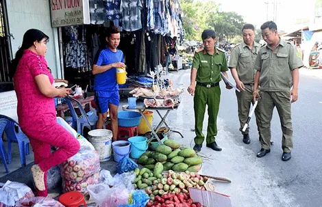 Quyết tâm lập lại trật tự đô thị, trật tự an toàn giao thông tại các điểm chợ