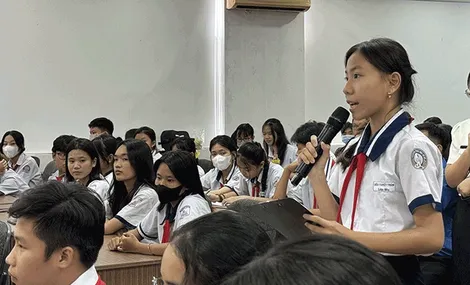 Thanh thiếu nhi gặp gỡ, tiếp xúc lãnh đạo cấp ủy, chính quyền, đại biểu Quốc hội, HÐND