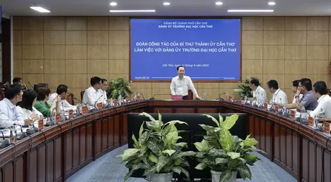 Đoàn công tác của Bí thư Thành ủy làm việc với Đảng ủy Trường Đại học Cần Thơ