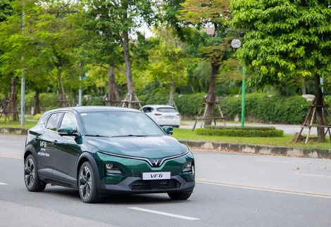Khách mua xe điện trong tháng 4 có cơ hội được tặng 1 năm thuê pin