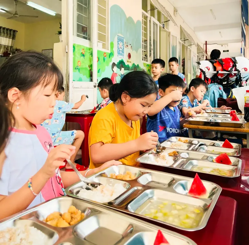 Nắng nóng, chú trọng an toàn vệ sinh thực phẩm trong trường học