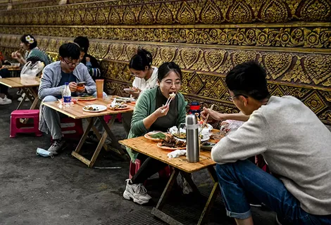 Thế hệ Z Trung Quốc “thắt lưng buộc bụng”