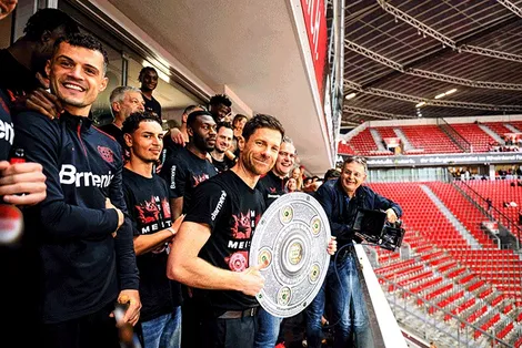Bayer Leverkusen vô địch Bundesliga trước 5 vòng đấu