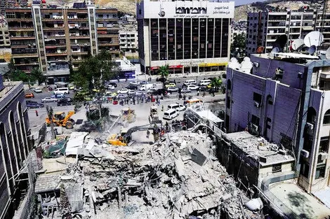 Israel tấn công vị trí quân sự tại Syria