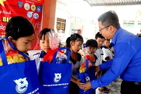 Phát động thi đua chào mừng Ðại hội đại biểu Hội LHTNVN TP Cần Thơ nhiệm kỳ 2024-2029