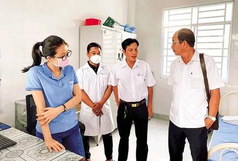 Sốt xuất huyết giảm, tay chân miệng tăng gấp đôi