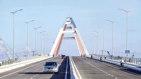 Cầu Trần Hoàng Na nối nhịp bờ vui