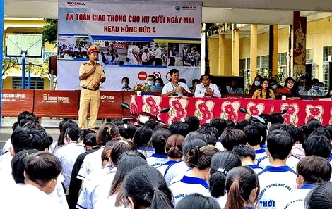 Nâng cao ý thức chấp hành pháp luật an toàn giao thông của học sinh