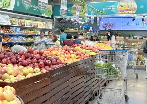 Hoạt động thương mại và dịch vụ sôi động, khuyến mãi kích cầu mua sắm