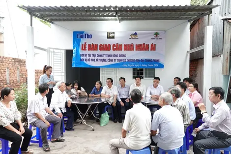 Niềm vui “Căn nhà nhân ái” đến với bà Kim Thị Bé