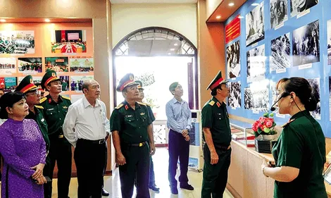 Kể chuyện Điện Biên Phủ