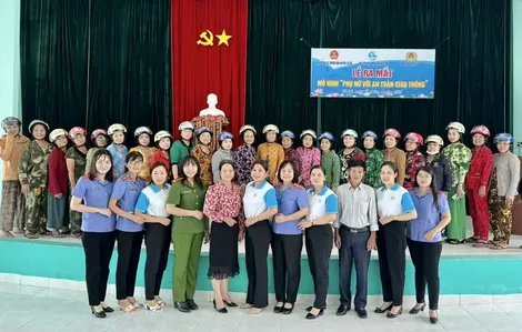 Ra mắt mô hình “Phụ nữ với an toàn giao thông”