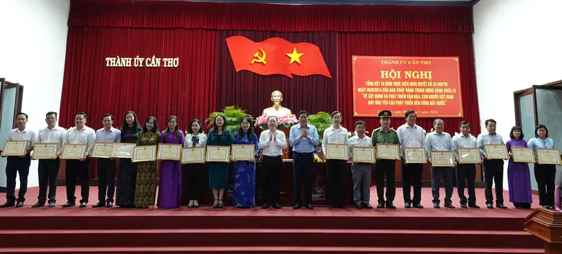 Chú trọng bảo tồn, phát huy các di sản văn hóa, xây dựng môi trường văn hóa lành mạnh
