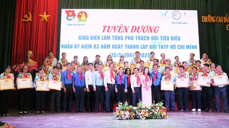 Tuyên dương Tổng phụ trách Đội và chỉ huy Đội tiêu biểu