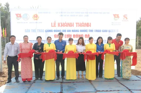 Khánh thành sân thể thao cộng đồng