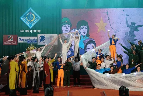 Những “bông hoa nghệ thuật” ở Trường Ðại học Cần Thơ
