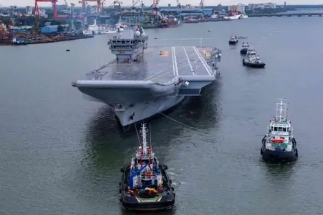 Ấn Độ đóng tàu sân bay thứ ba