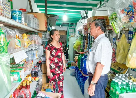 Bí thư chi bộ tận tụy lo việc của dân