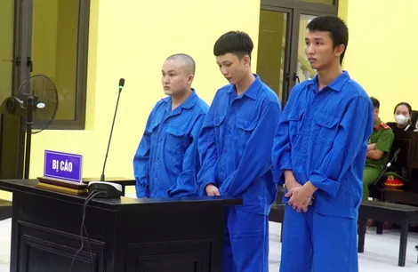 Chém chết người yêu cũ của bạn gái, lãnh 13 năm tù