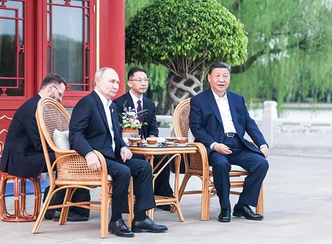 Trung Quốc cẩn trọng trong quan hệ với Nga và Mỹ