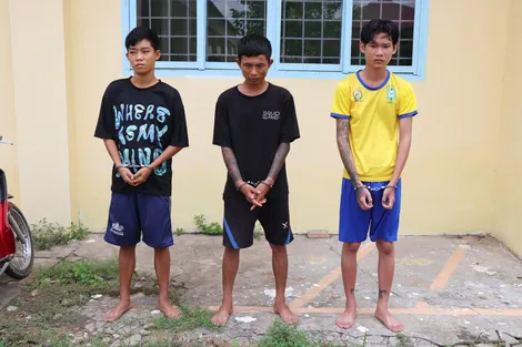 Sóc Trăng: Bắt giữ 3 đối tượng dùng súng cướp tài sản trong đêm