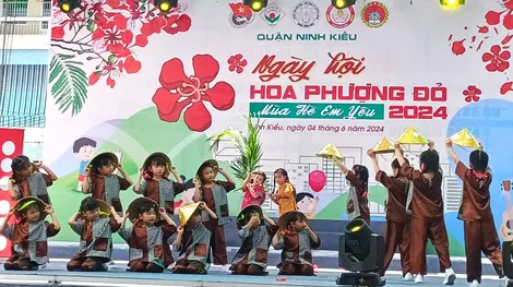 Rộn ràng Ngày hội Hoa Phượng Đỏ hè năm 2024