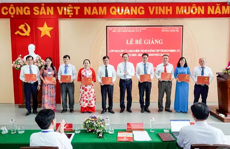 Bồi dưỡng, cập nhật kiến thức cán bộ lãnh đạo, quản lý