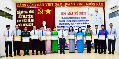 Đảng bộ và nhân dân quận Cái Răng làm theo gương Bác