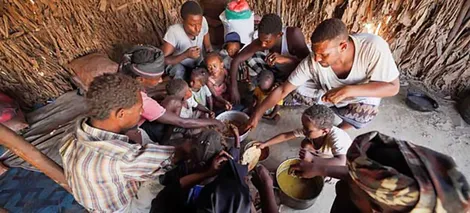 Oxfam kêu gọi G7 “nhín” một phần chi tiêu quân sự để giảm nợ và nạn đói toàn cầu
