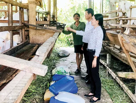 Giúp nhân dân nâng cao đời sống
