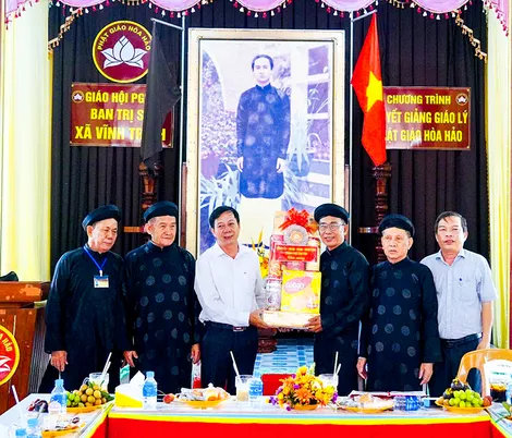 Thăm, chúc mừng kỷ niệm 85 năm Ngày Khai sáng đạo Phật giáo Hòa Hảo