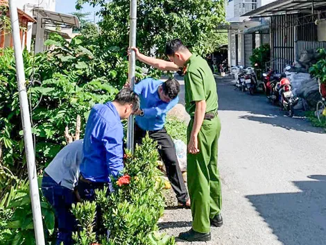 Tuổi trẻ phường Long Hưng tham gia đảm bảo an toàn giao thông