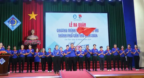 Gần 1.000 tình nguyện viên tham gia chương trình “Tiếp sức mùa thi”