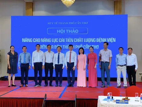 Thảo luận, chia sẻ kinh nghiệm nhằm cải tiến chất lượng bệnh viện