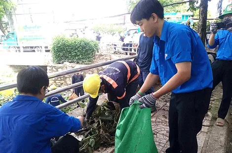 Tuổi trẻ Cần Thơ đồng loạt ra quân hưởng ứng Ngày cao điểm chiến sĩ tình nguyện xây dựng văn minh đô thị