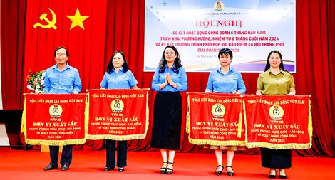 Hướng về cơ sở, chăm lo đoàn viên, người lao động