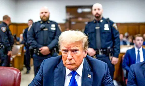 Tranh cãi quanh quyền miễn trừ của ông Trump