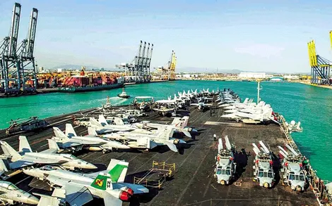 Hải quân Mỹ thiếu tàu sân bay