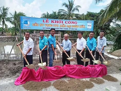 Hè tình nguyện với nhiều công trình, phần việc đảm bảo an toàn giao thông