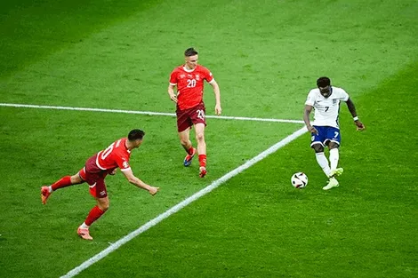 Bukayo Saka từ kẻ tội đồ đến người hùng