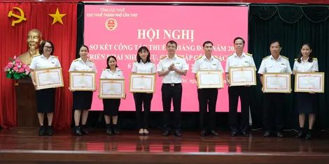 Chủ động phân tích nguồn thu, xây dựng kịch bản, phấn đấu hoàn thành nhiệm vụ 
thu ngân sách nhà nước