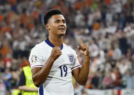 Ollie Watkins 9 phút trở thành "người hùng" của tuyển Anh