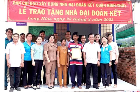 Xây dựng, củng cố niềm tin trong nhân dân