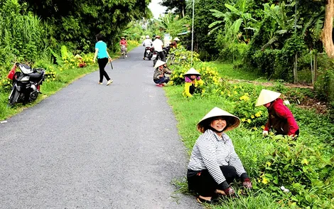 Thực hiện công trình thủy lợi kết hợp làm đường, cầu giao thông