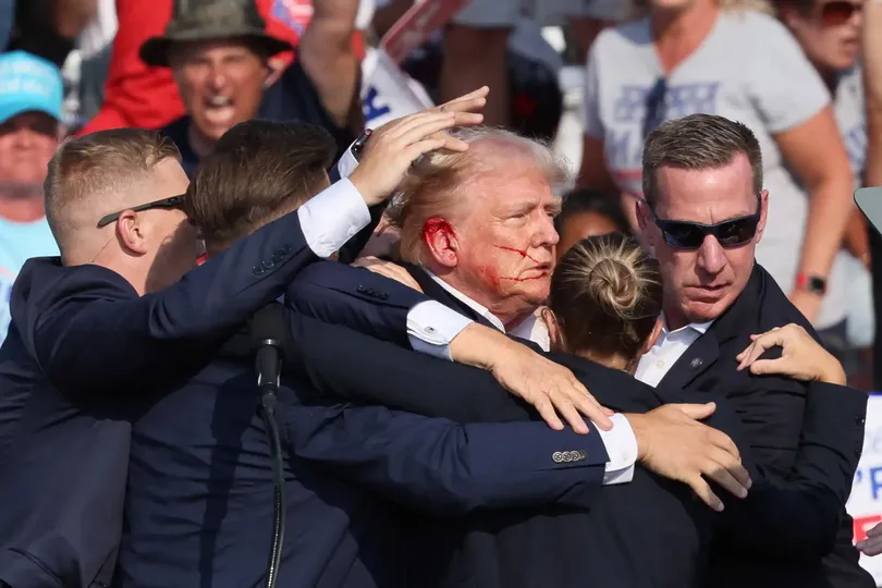 Nổ súng tại sự kiện vận động tranh cử, ông Trump bị thương