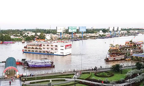Để quảng cáo ngoài trời làm “nhiệm vụ kép”