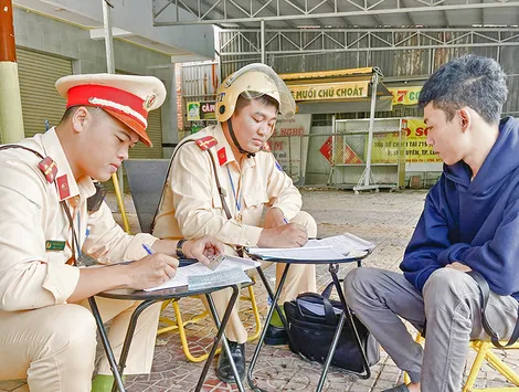 Tuyên truyền, nâng cao ý thức chấp hành pháp luật của người tham gia giao thông