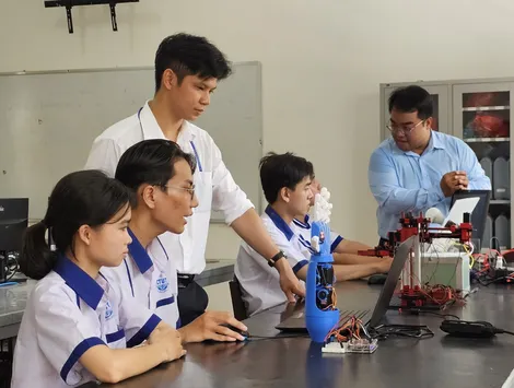 Mức điểm sàn năm 2024 vào Trường Đại học Kỹ thuật - Công nghệ Cần Thơ: từ 15 đến 16 điểm