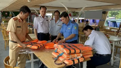 Ra quân kiểm tra bảo đảm trật tự an toàn giao thông đường thủy nội địa